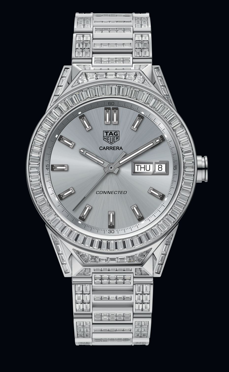 The new Connected Modular 45 is the first Swiss-made TAG Heuer modular watch. It features a classic design, and is made from modern materials such as titanium and precious materials including white gold and diamonds.