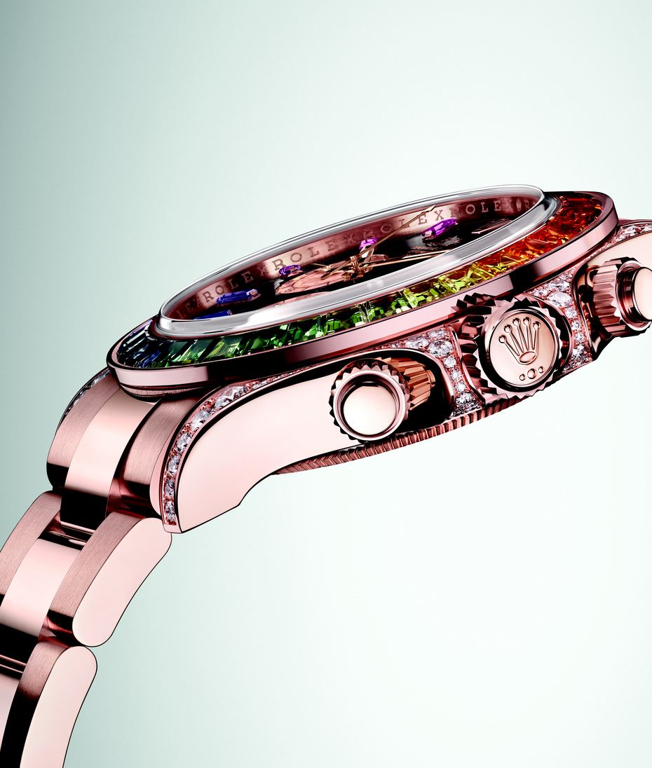 The iconic Rolex crown symbol stands out on the crown of the timepiece.